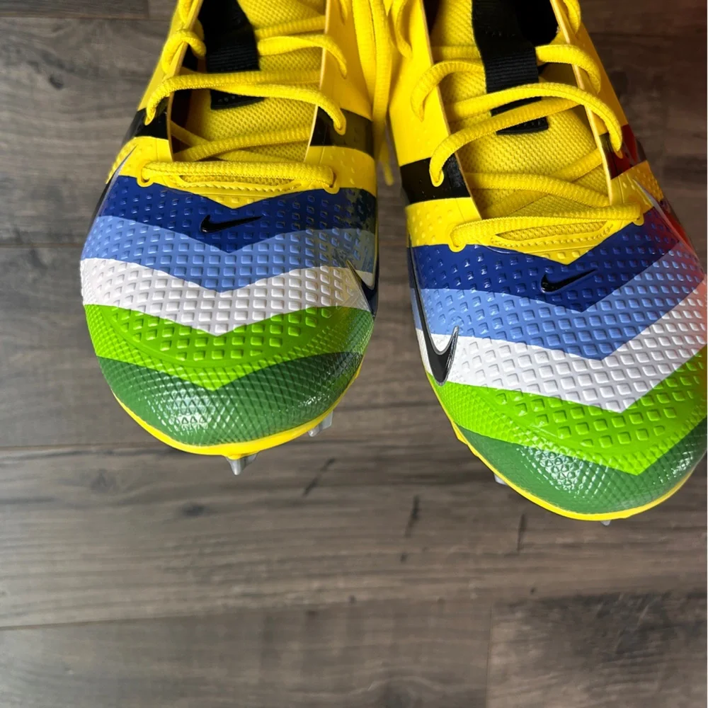 Nike Oregon Ducks PE Football Cleats Stomp Out Cancer Mens 11.5W NEW
